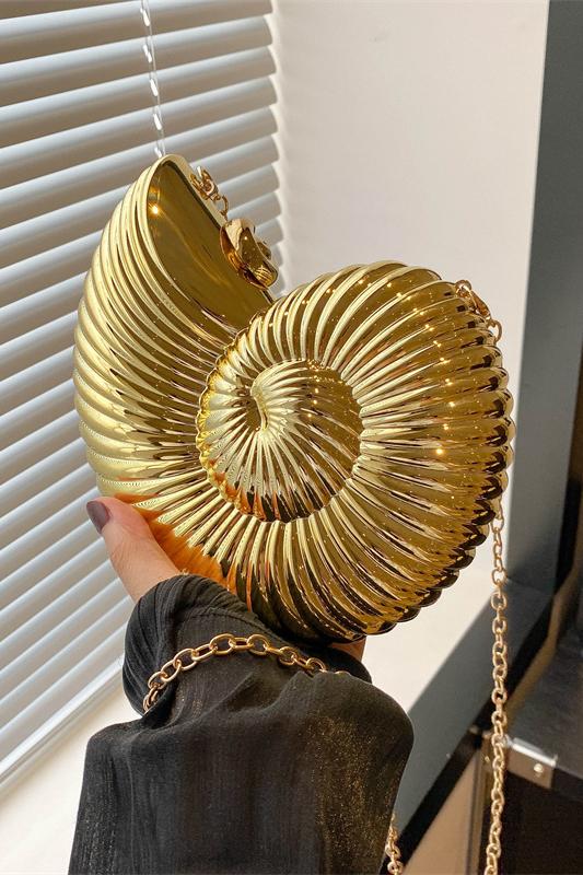 Schultertasche aus Acryl im Muschel-Stil